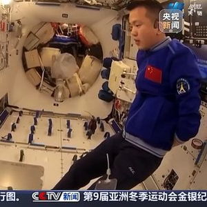 神十九航天员太空日常揭秘：第三次出舱任务的精彩瞬间