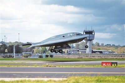 美军B-2轰炸机空袭也门胡塞武装：一场全球瞩目的隐秘行动