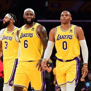 NBA常规赛：湖人三巨头69分掀翻雷霆，紫金军22记三分创赛季新高