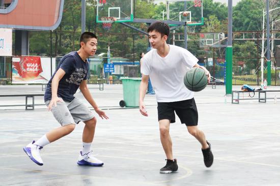 从看书到打球，我的成长蜕变之路