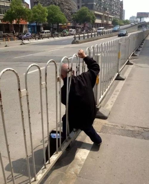 八旬老人养护院坠亡事件背后的法律与伦理深思