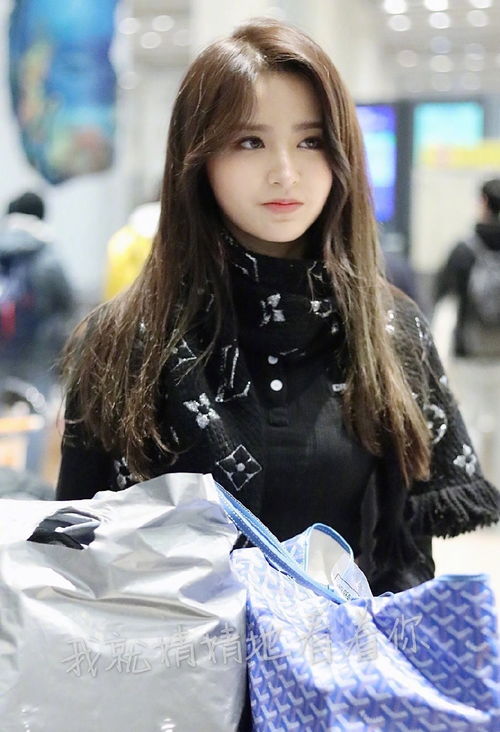 金子涵清空微博疑似退圈：粉丝经济的另一面