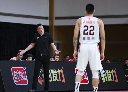 曾繁日10中7高效表现，中国男篮未来之星闪耀赛场