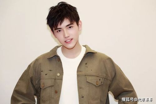 陈飞宇的瘦身奇迹：从225斤到帅气男神的秘密