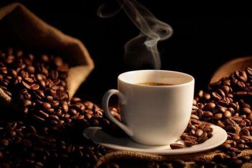 震惊！旱厕边生产冒牌咖啡成本5元卖69，真相令人作呕