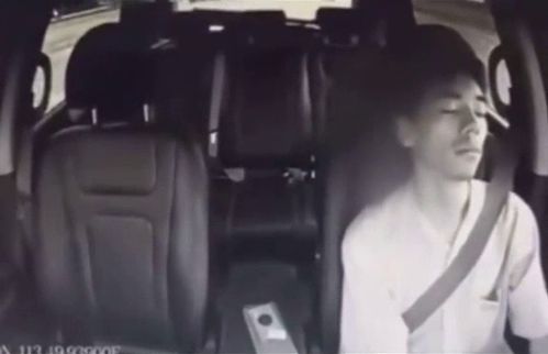 男子高速上开智能驾驶睡觉，被罚400元记6分！过度依赖辅助驾驶有多危险？