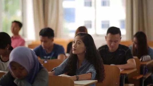 又有一批人被越南教育了：从网红直播到产业转移