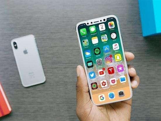 一纸关税，美国iPhone竟贵过MacBook？中国成苹果避风港？