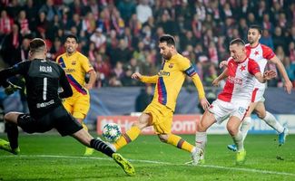 欧冠巅峰对决：巴萨4-0多特蒙德，莱万梅开二度拉菲尼亚闪耀全场