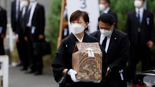 日本4.2万具遗体无人认领背后：独居老人的社会之痛