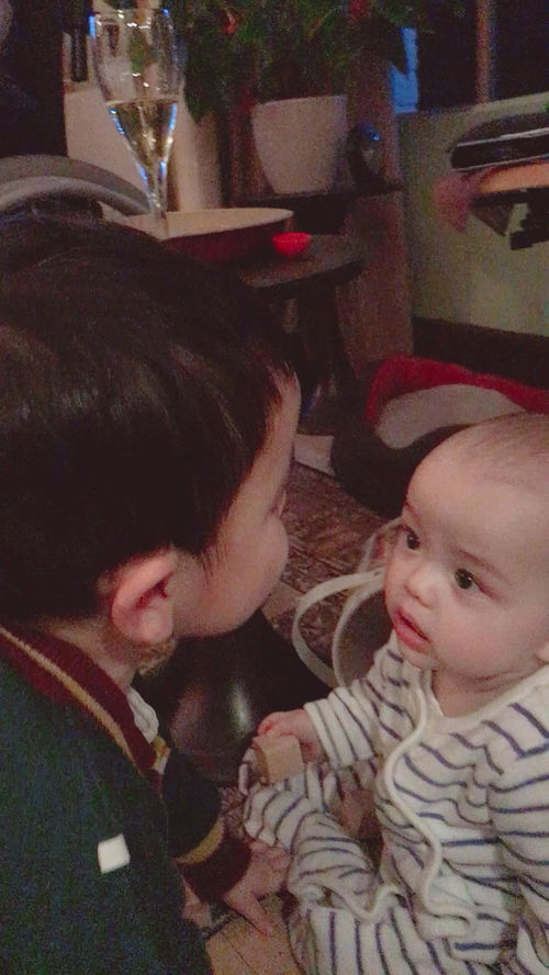 阿诺妹妹：从微博热搜到真实生活的距离