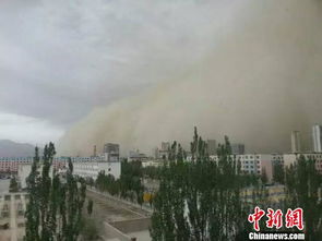 内蒙古10级大风叠加沙尘暴，天都黄了！