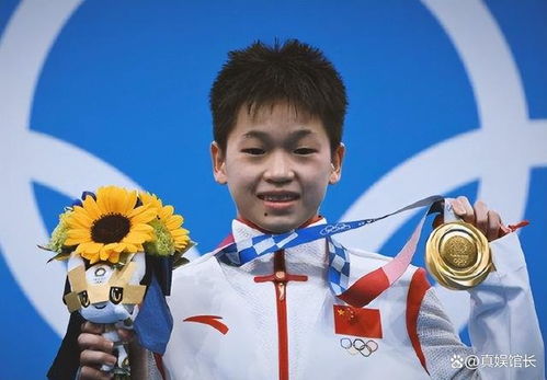 全红婵坐郭晶晶怀里合影笑开花：传承与梦想的完美诠释