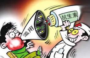 抗生素真能拖地洗头？专业人士怒斥：别再害人了！