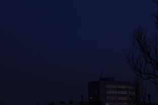 武汉天空上演24小时变三色：自然奇观背后的天气密码