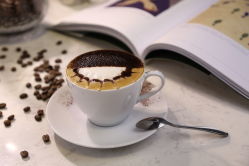 乡村咖啡角：一杯咖啡里的慢生活美学