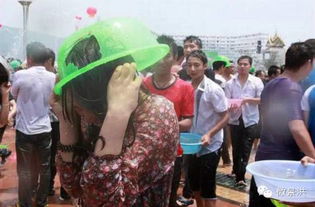 当老外误入云南泼水节：一场水与文化的狂欢碰撞