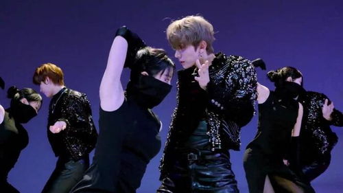 Bite Me男伴舞：一场舞台上的视觉盛宴