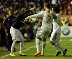 C罗梅开二度，他依然是那个传奇！