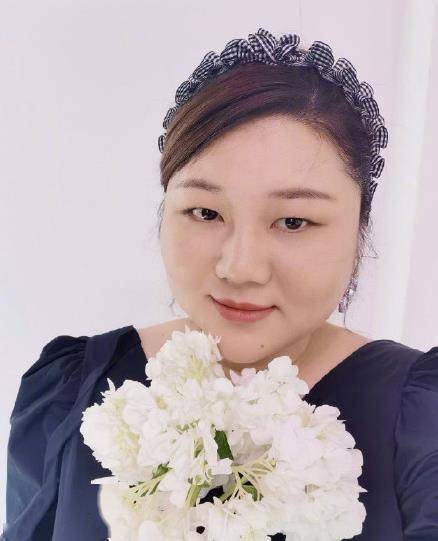 杨天真爆料男友借钱内幕：恋爱中的金钱纠葛