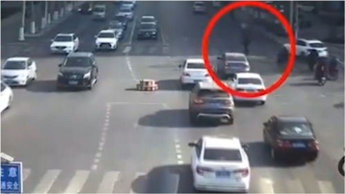 小朋友过马路，车辆集体按下暂停键：温暖瞬间背后的故事