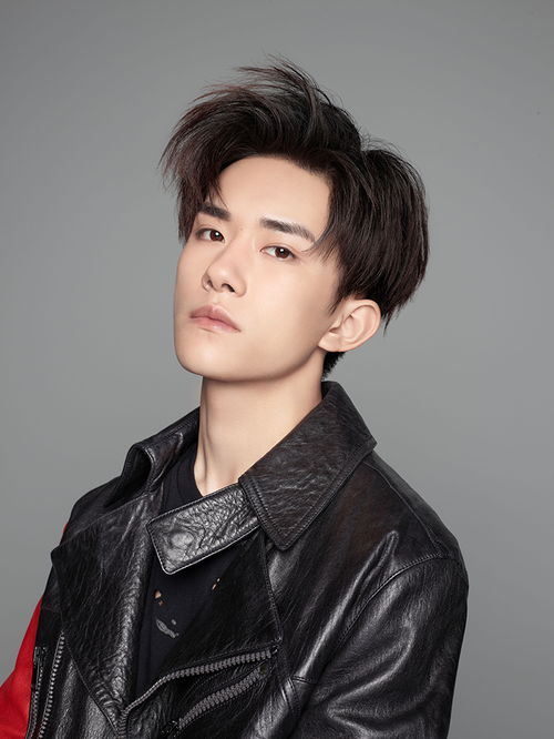 珀莱雅携手易烊千玺，超柔沉浸式体验掀起热潮