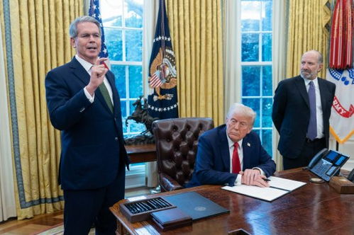 美股崩盘背后：贝森特将矛头指向DeepSeek，而非特朗普政策