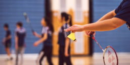 涨势超金价！羽毛球回收行业背后的暴利真相