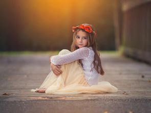 00后姑娘收到人生第一面锦旗：从警路上的感动与成长