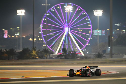 F1巴林大奖赛：皮亚斯特里夺冠，拉塞尔第二，法拉利四五名完赛！