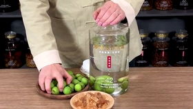 青梅泡酒哪家强？谷养康粮食酒带你感受香醇之美