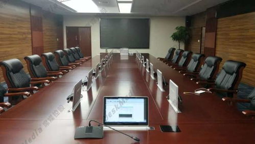 会议室里的尴尬：站讲还是坐下，我选择甩门而出