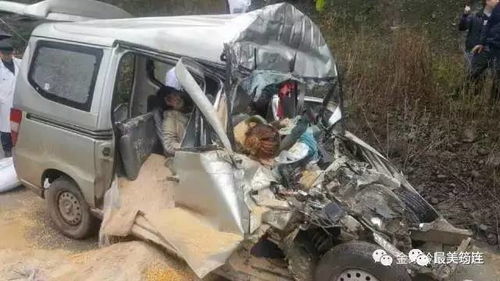 车祸遇难者母亲带儿孙衣物进法庭：为逝去的家人讨回公道