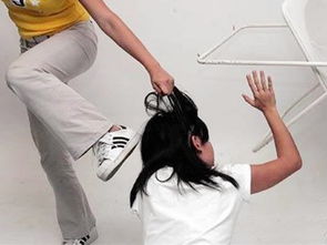 无手女孩怀孕被骂上热搜，丈夫霸气回应让人心疼