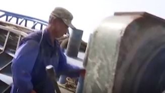 中国渔民捕获“谍鱼”后果断举报，揭开间谍网络的惊天秘密！