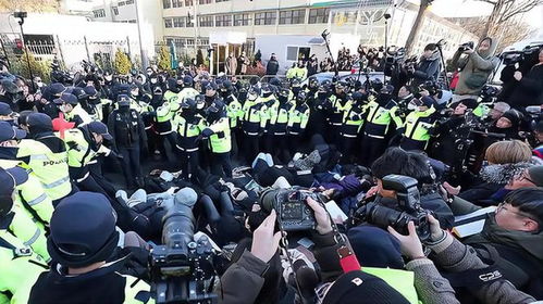 韩国警方扣押搜查总统府事件始末