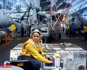 飞机能否在巨型跑步机上降落？航母上的可能性探讨