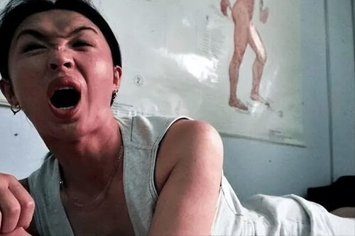 22岁美甲师术后脑死亡，家属称缺氧30分钟无人察觉，医院回应来了