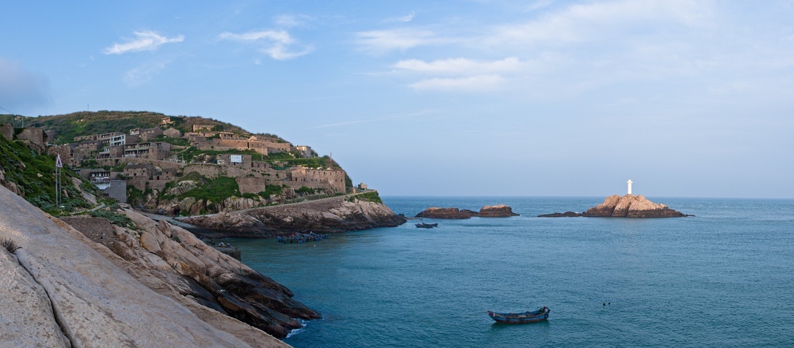 东极岛：一部未映先火的华语巨制