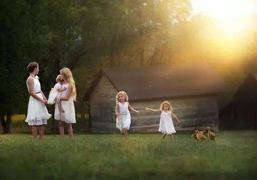 妈妈用镜头记录兄弟俩成长：从游戏到青春的点滴