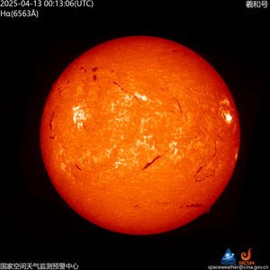 特大地磁暴引发极光盛宴，内蒙古、黑龙江等地震撼呈现