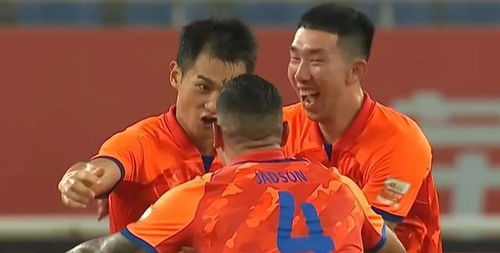 北京国安6:1大胜山东泰山，球迷沸腾！