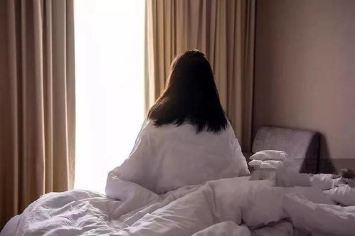 女生攒下2斤3两脱发卖1万多元，背后真相令人深思