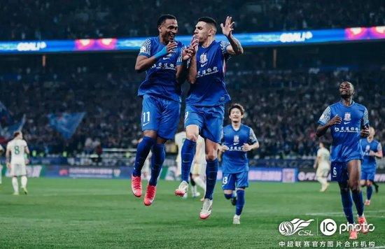 上海申花再遭FIFA转会禁令：困境中的挣扎与希望