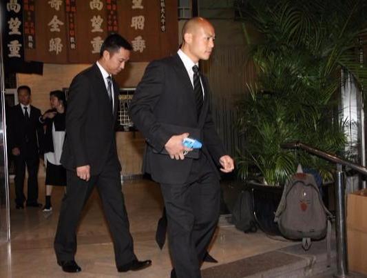 沈腾玲花同台手拉手，背后故事太感人！