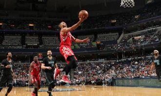 NBA附加赛：灰熊大胜独行侠，莫兰特带伤登场成焦点