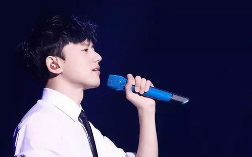 张杰牙尖被话筒磕碎：背后的故事与真实情况