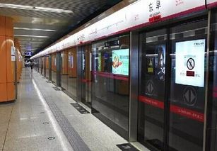 北京地铁，永远欢迎沾着泥巴的劳动者