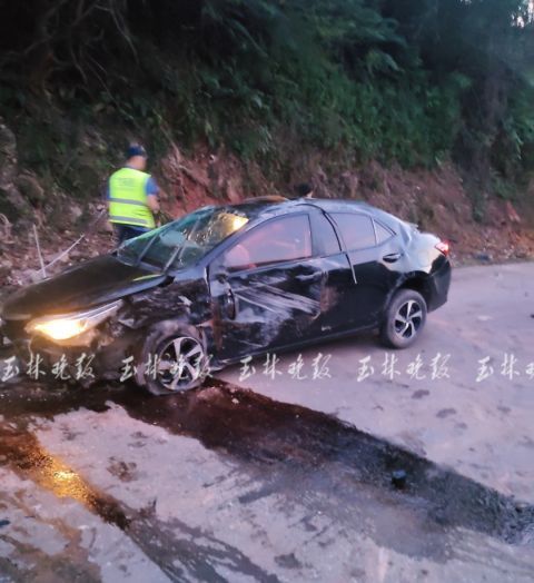 男子试驾撞毁5辆豪车竟是为求职：背后真相令人唏嘘