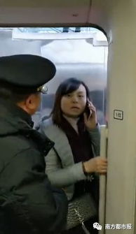 女子阻止高铁关门事件背后的真相与思考